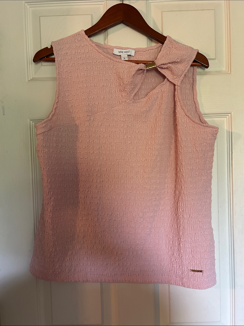NWOT- Nine West Blush Pink Textured Sleeveless Top with Bow Accent